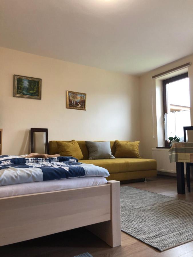 Privat Migac Apartment Vrbov Exterior photo